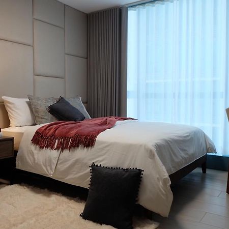 טאגיג One Uptown Residence מראה חיצוני תמונה