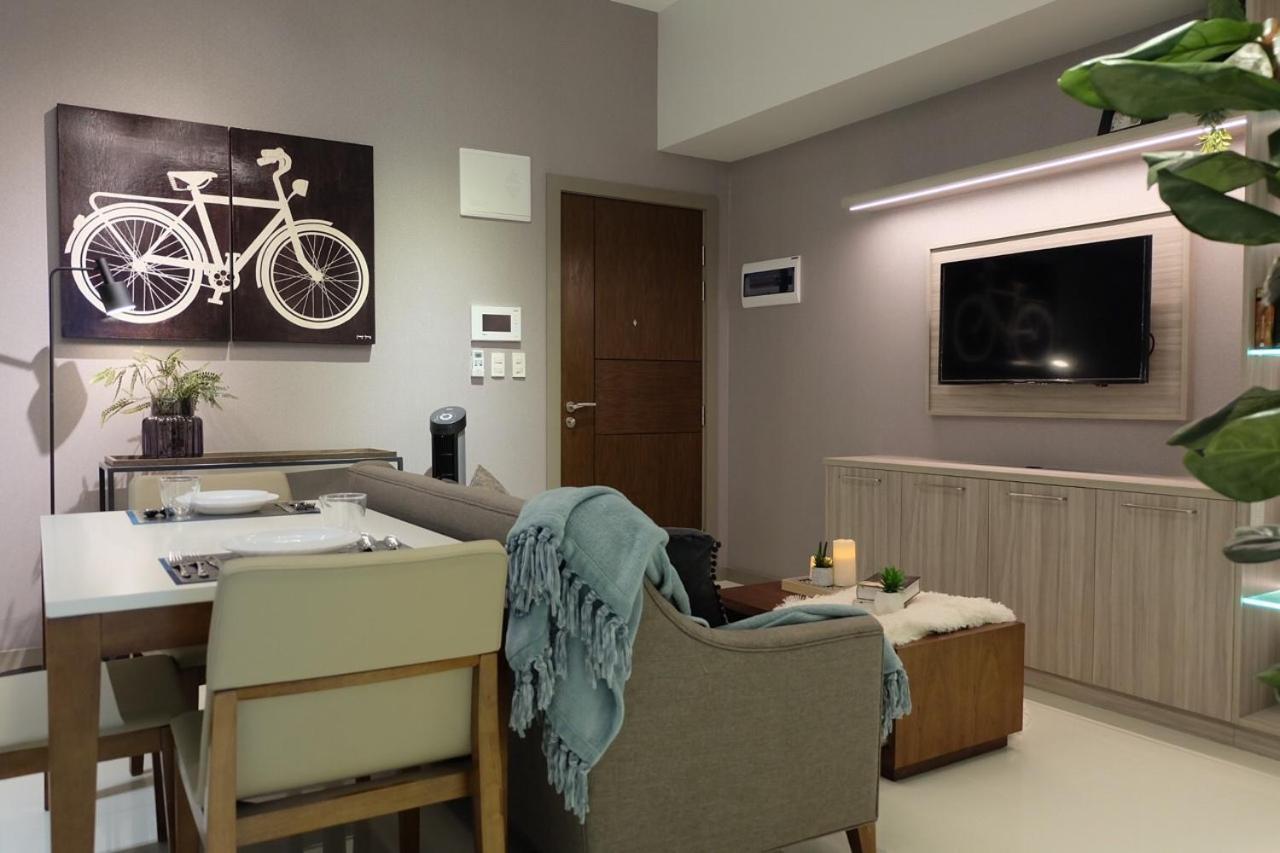 טאגיג One Uptown Residence מראה חיצוני תמונה